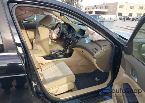 2010 Honda Accord 2.4 Lx z USA, uszkodzony, nr VIN 1HGCP2F39AA055551